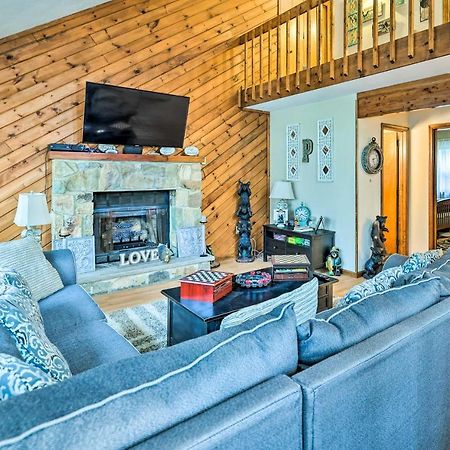 Poconos Vacation Home Walk To Locust Lake! Pocono Lake ภายนอก รูปภาพ