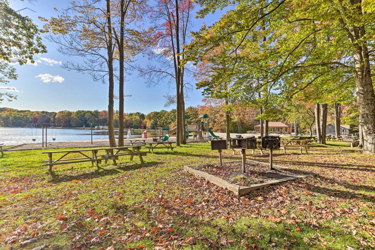 Poconos Vacation Home Walk To Locust Lake! Pocono Lake ภายนอก รูปภาพ